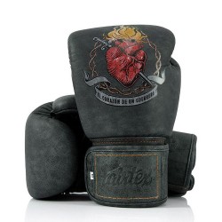 Боксови ръкавици Heart of Warrior, Fairtex